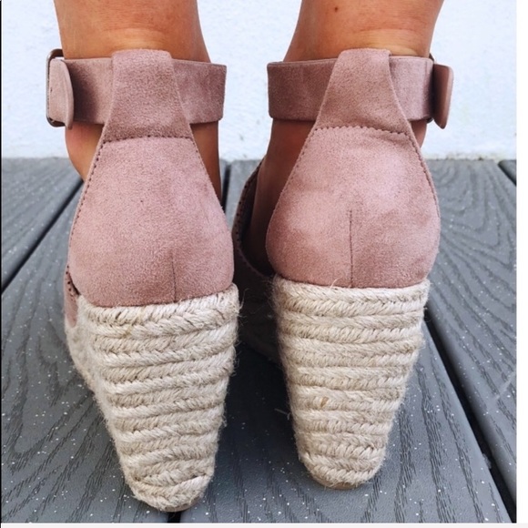 Dusty maybe wedges - Picture 3 of 3